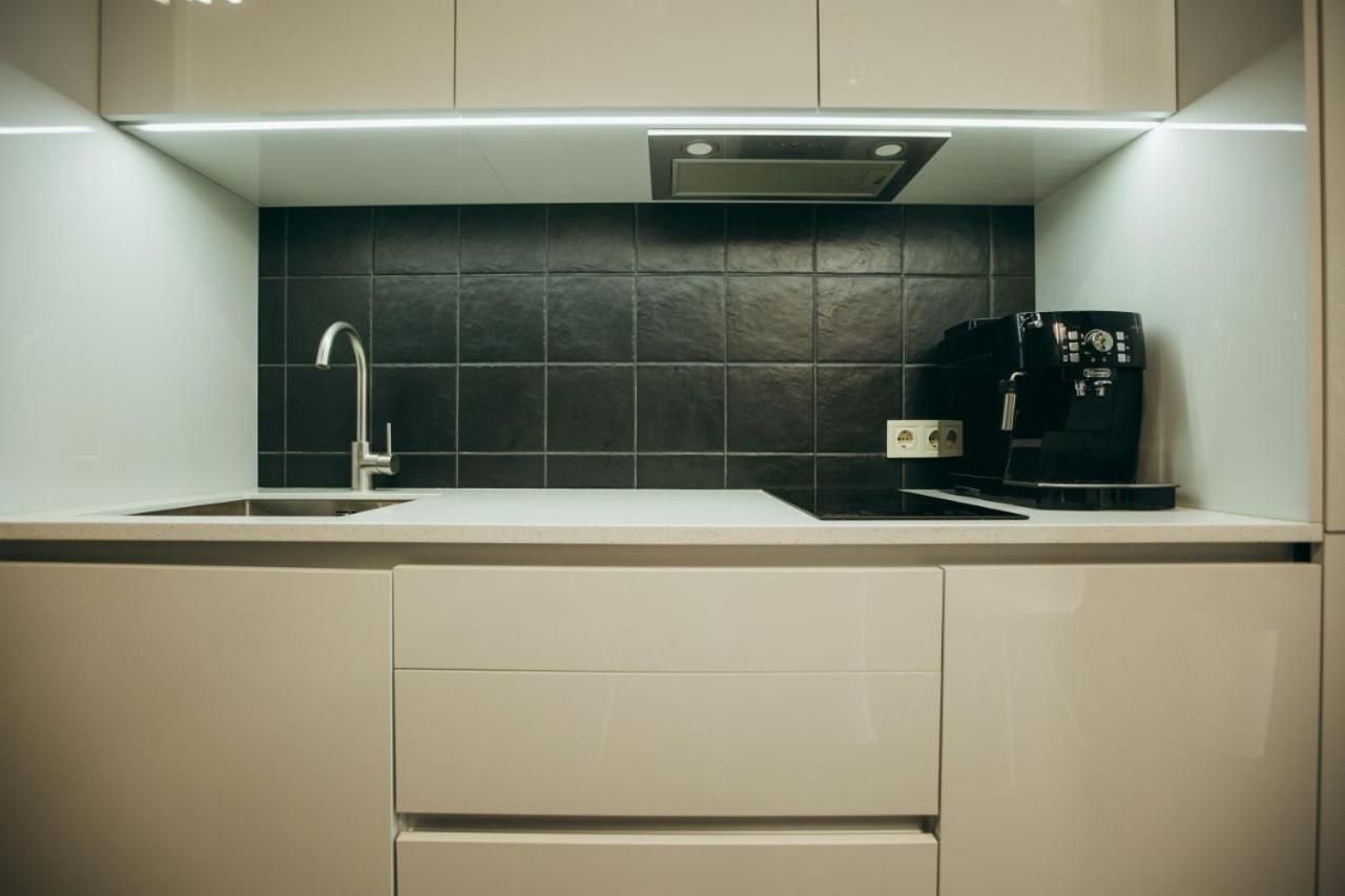 Atlant Luxury Apartments On Golovna Навпроти Тц Депот, Безконтактне Заселення Chernivtsi Exterior photo